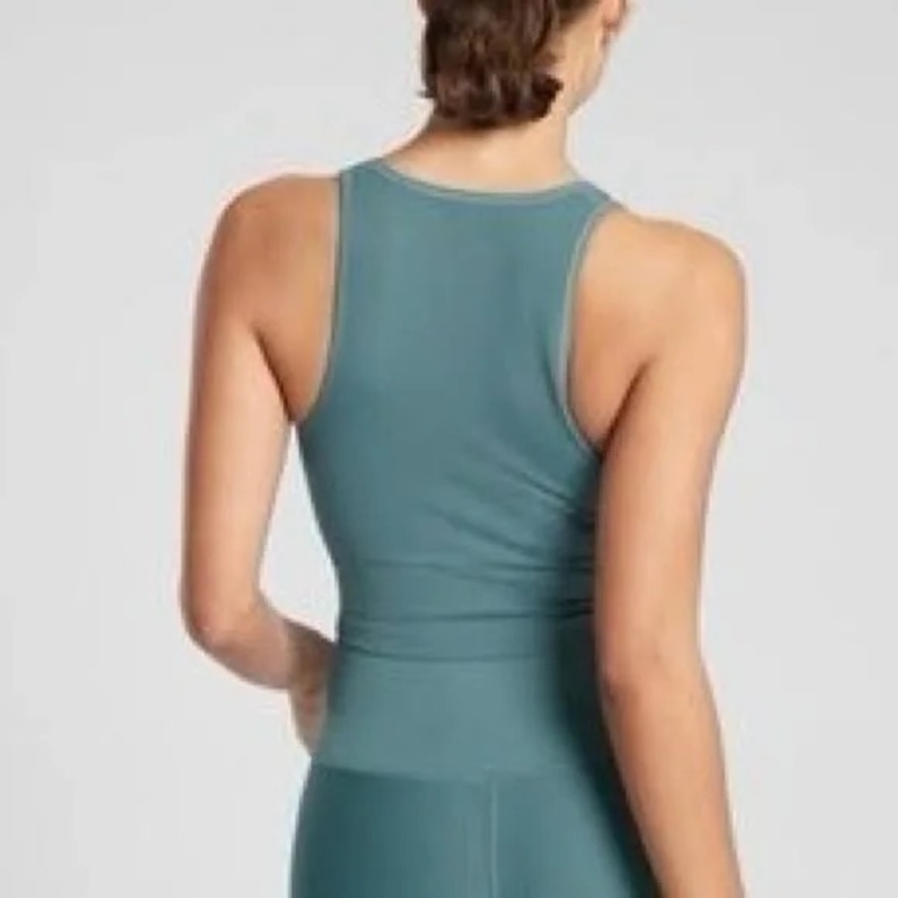 Aurora Seamless Cropped Rib Tank - Picture 2 of 6